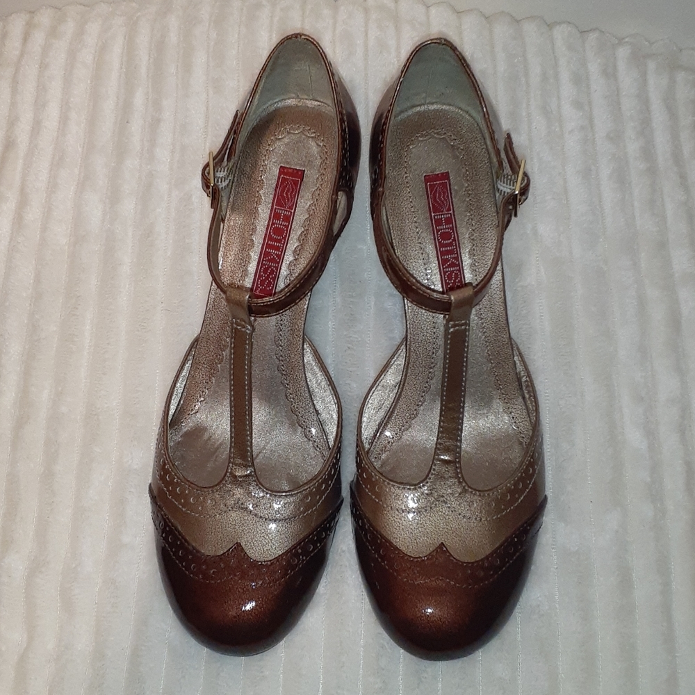 RETRO T-STRAP WING TIP WEDGES